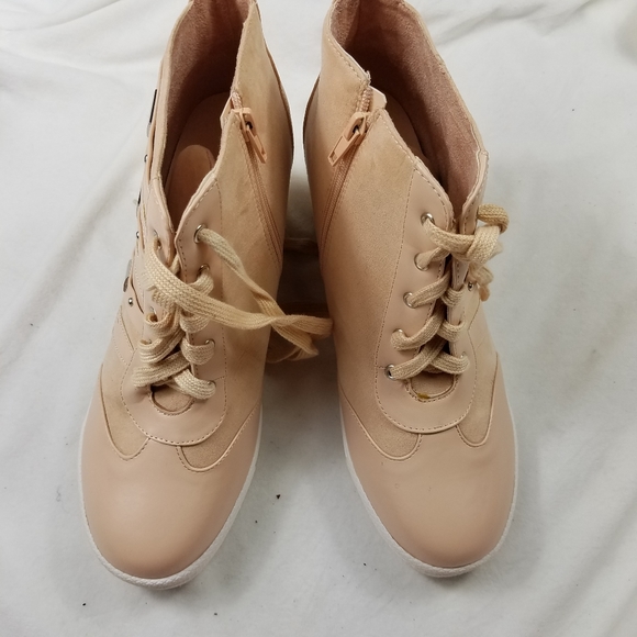 torrid Shoes - Torrid Solid Beige Sneakers Size 10W. Condition is